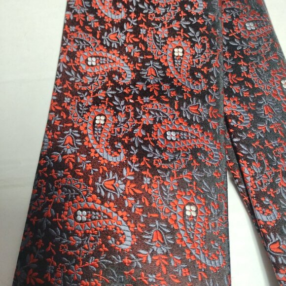 ❤️NWOT TRUE FORUM ~ 100% Silk Tie ~ Paisley Red Black Gray ~ Hand Made - Picture 2 of 6